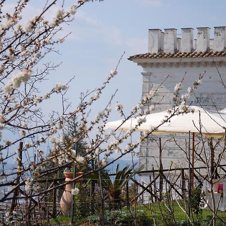 La Torretta Bianca Bed & Breakfast Cava De' Tirreni Bagian luar foto